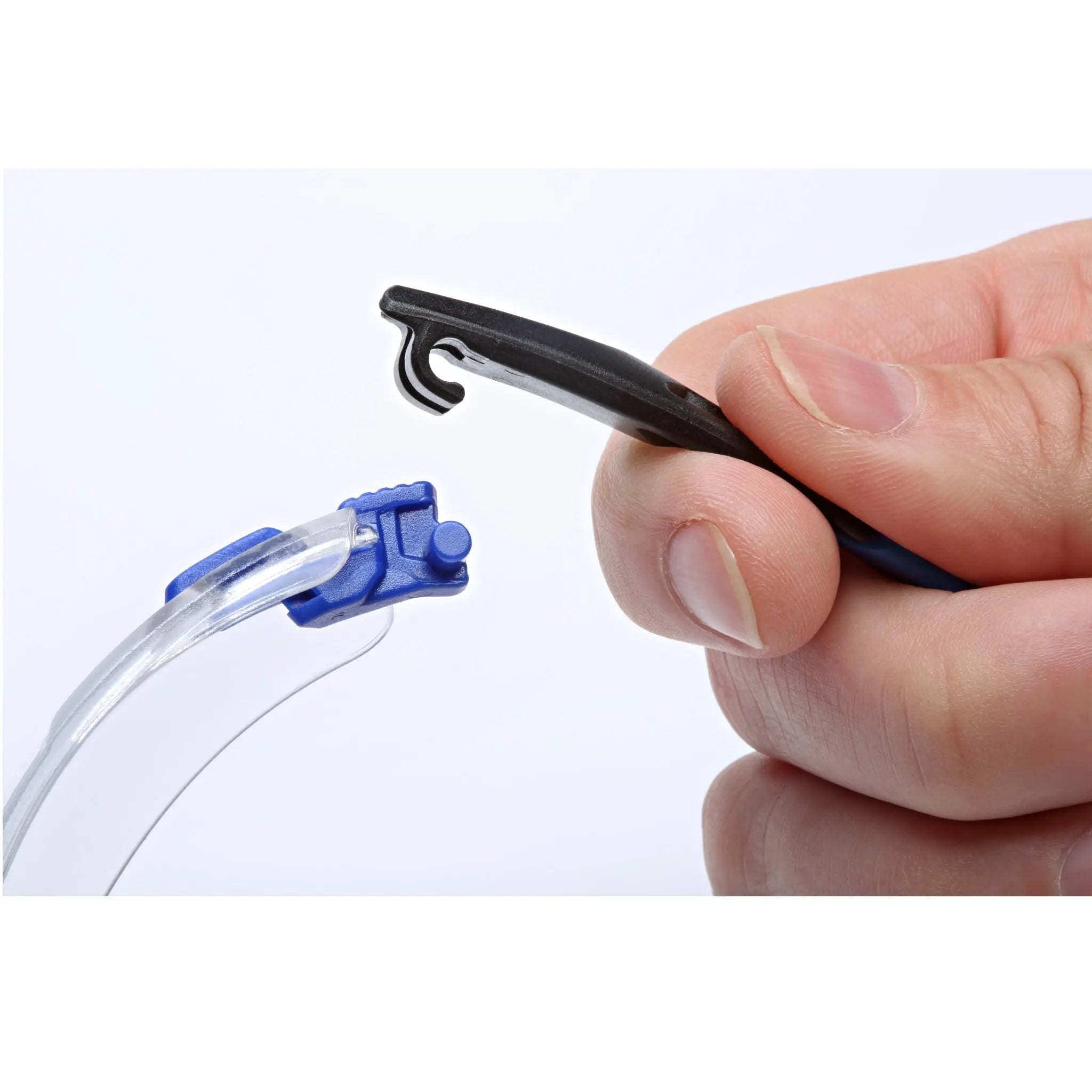 3M Solus Safety Glasses 1000-Series S1101SGAF-KT, Kit, Foam, Strap,Black/Blue, Clear Scotchgard Anti-fog lens, 20 EA/CaseÂ
