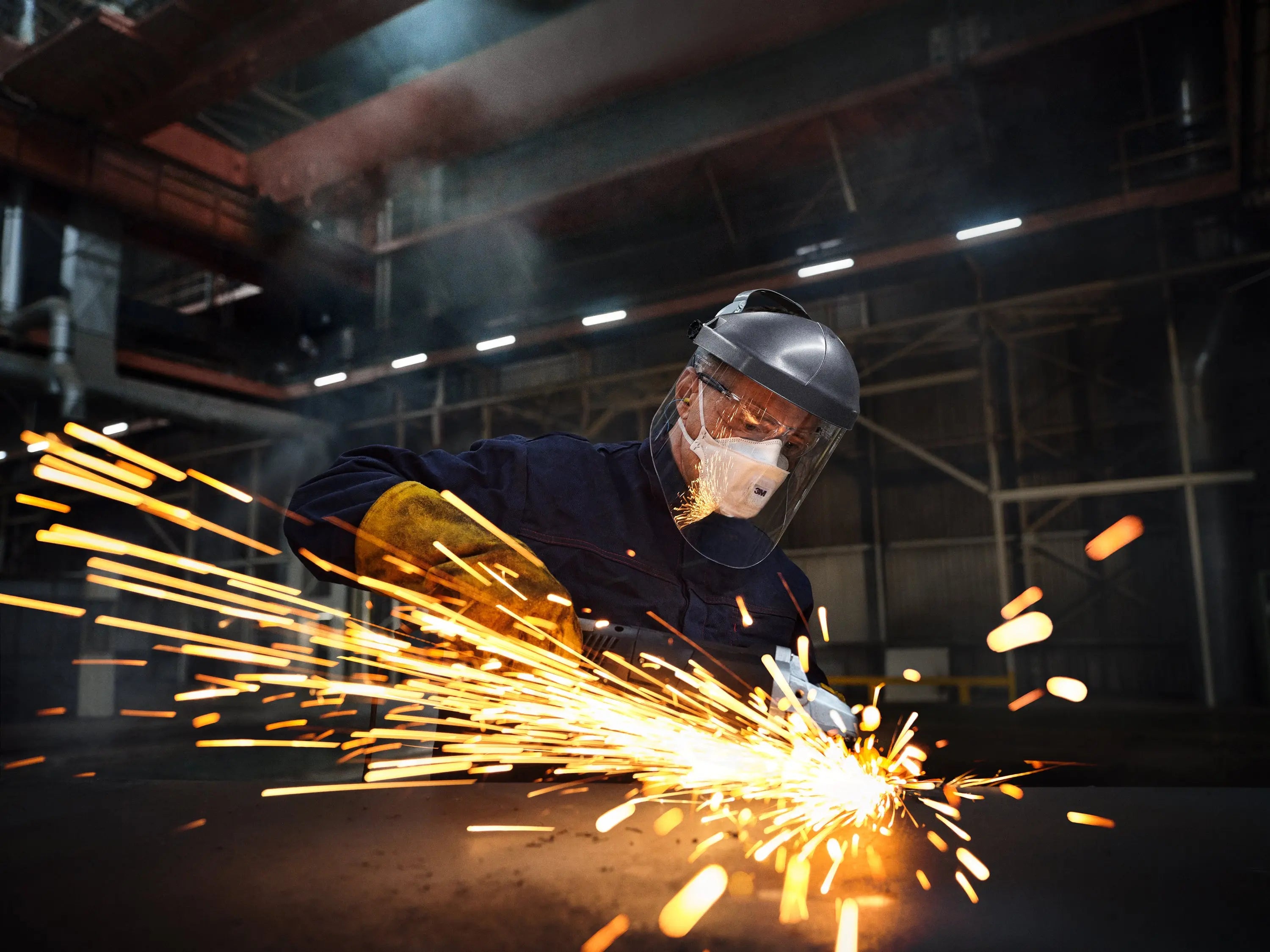 3M Aura 9211PLUS Particulate Respirator N95, White, Standard, Lifestyle