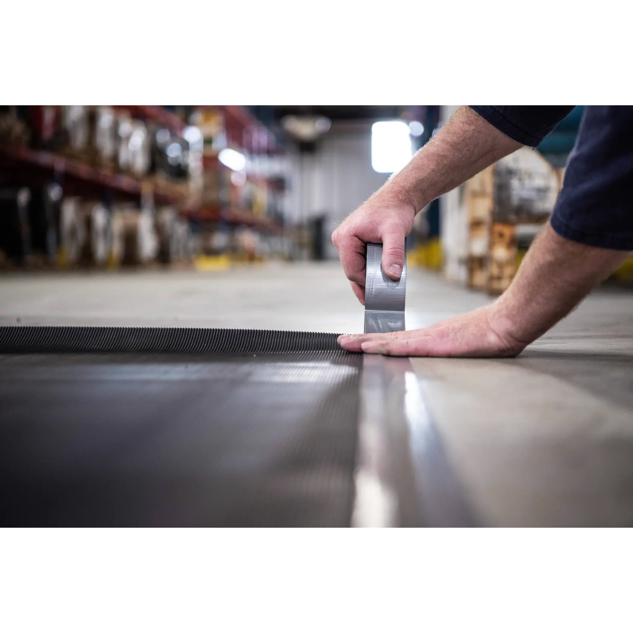 3M Heavy Duty Duct Tape DT11 Silver 48 mm x 54.8 m 11 mil thirteenth image