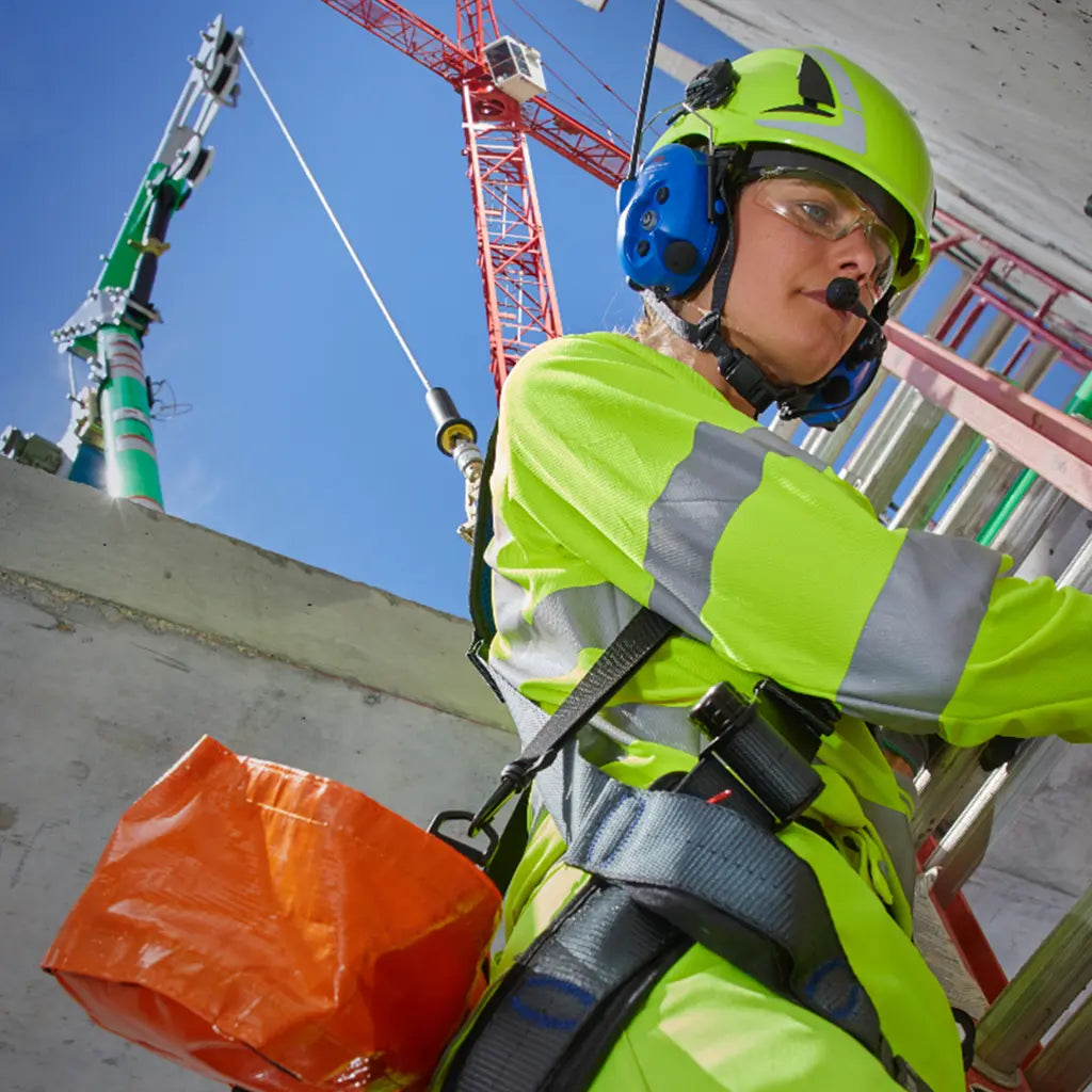 Worker using 3M descent and rescue system
