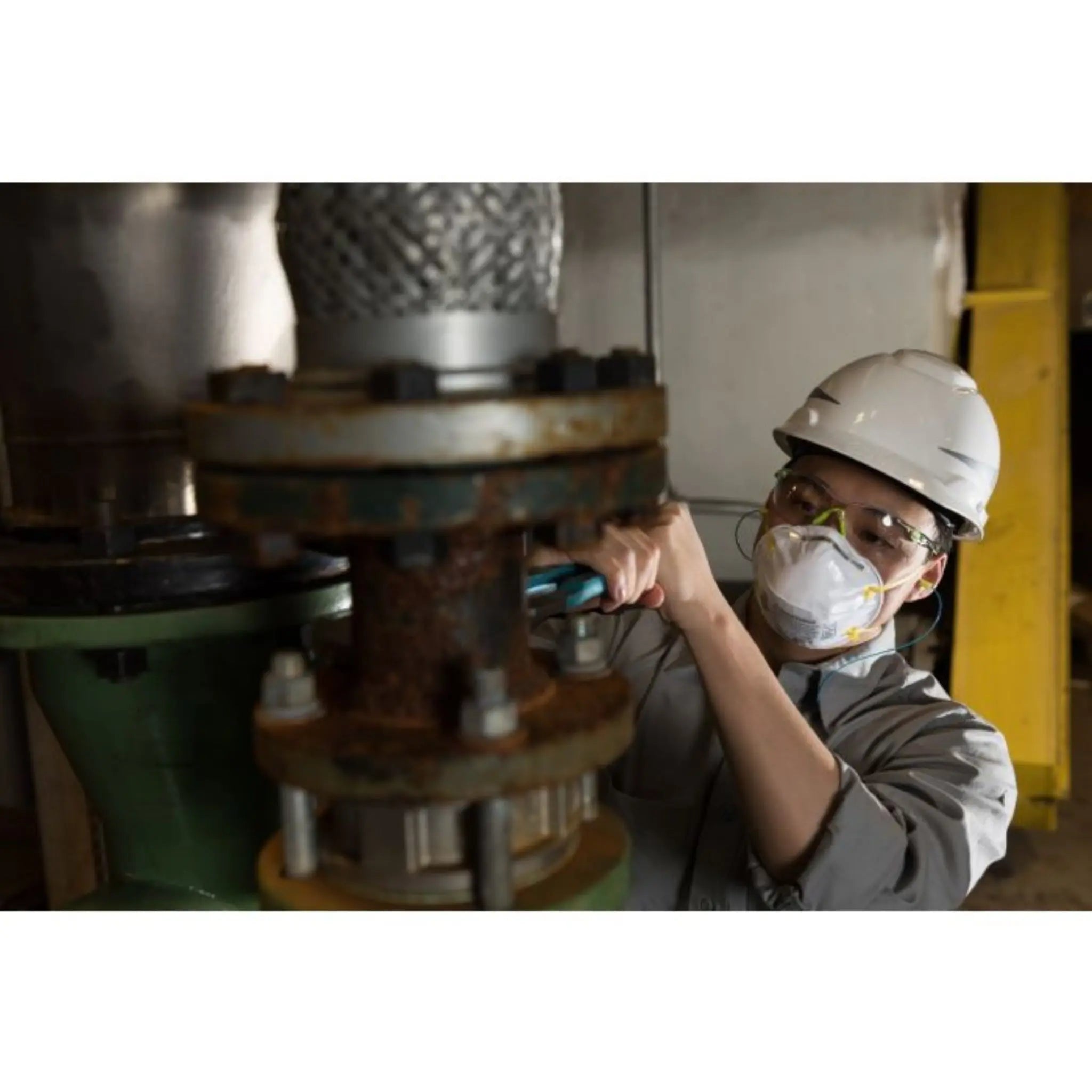 3M 8210 N95 Particulate Respirator Mask, Box of 20