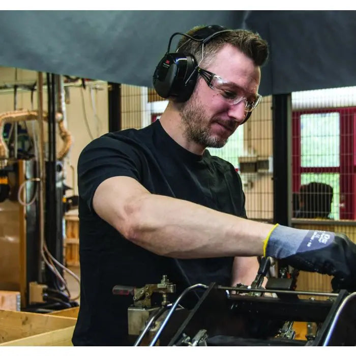 3M Peltor WorkTunes Pro FM/AM Radio Headset, HRXS221A-NA - Black - Headband Model