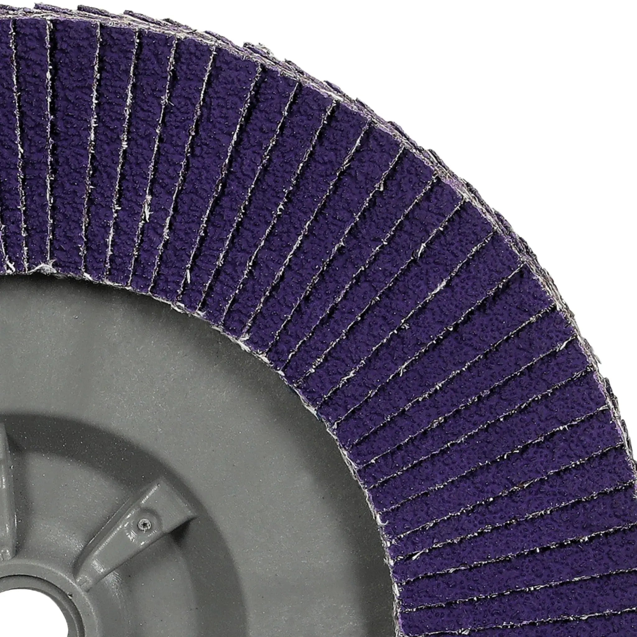 3M Cubitron 3 7100380485/1169F Flap Disc, 40+, T27-Flat Quick Change, 7 in x 5/8 in-11, Close Up