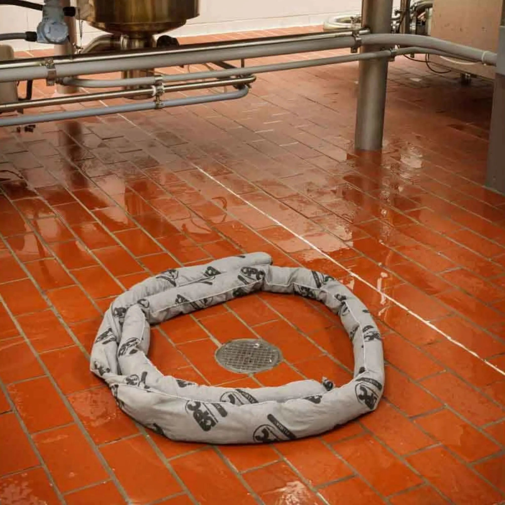 BRADY WORLDWIDE SKA-BSC Basic Spill Kit, Universal, Lifestyle