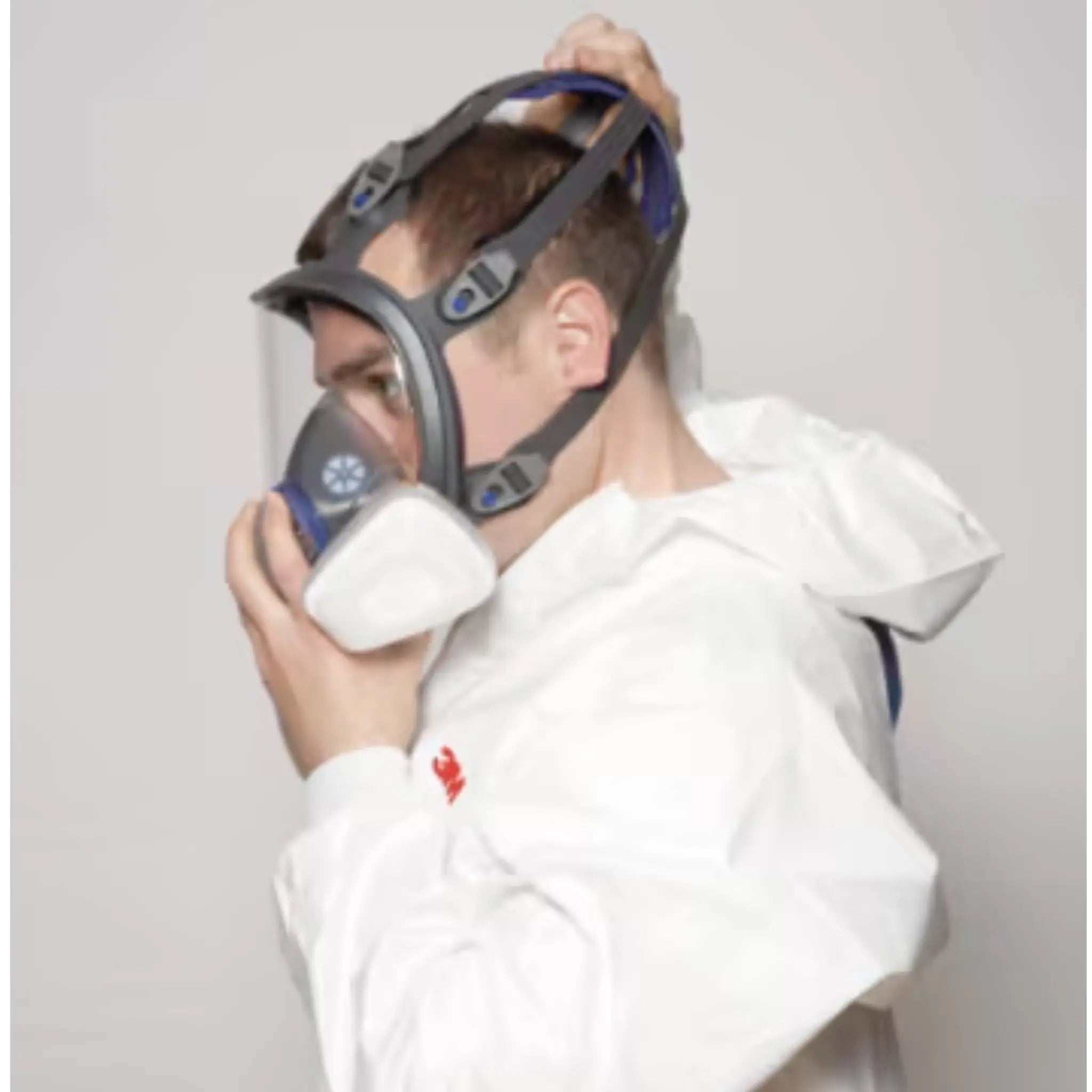 3M FF-400 Series Ultimate FX Full Facepiece Reusable Respirator, Black, Lifestyle Image