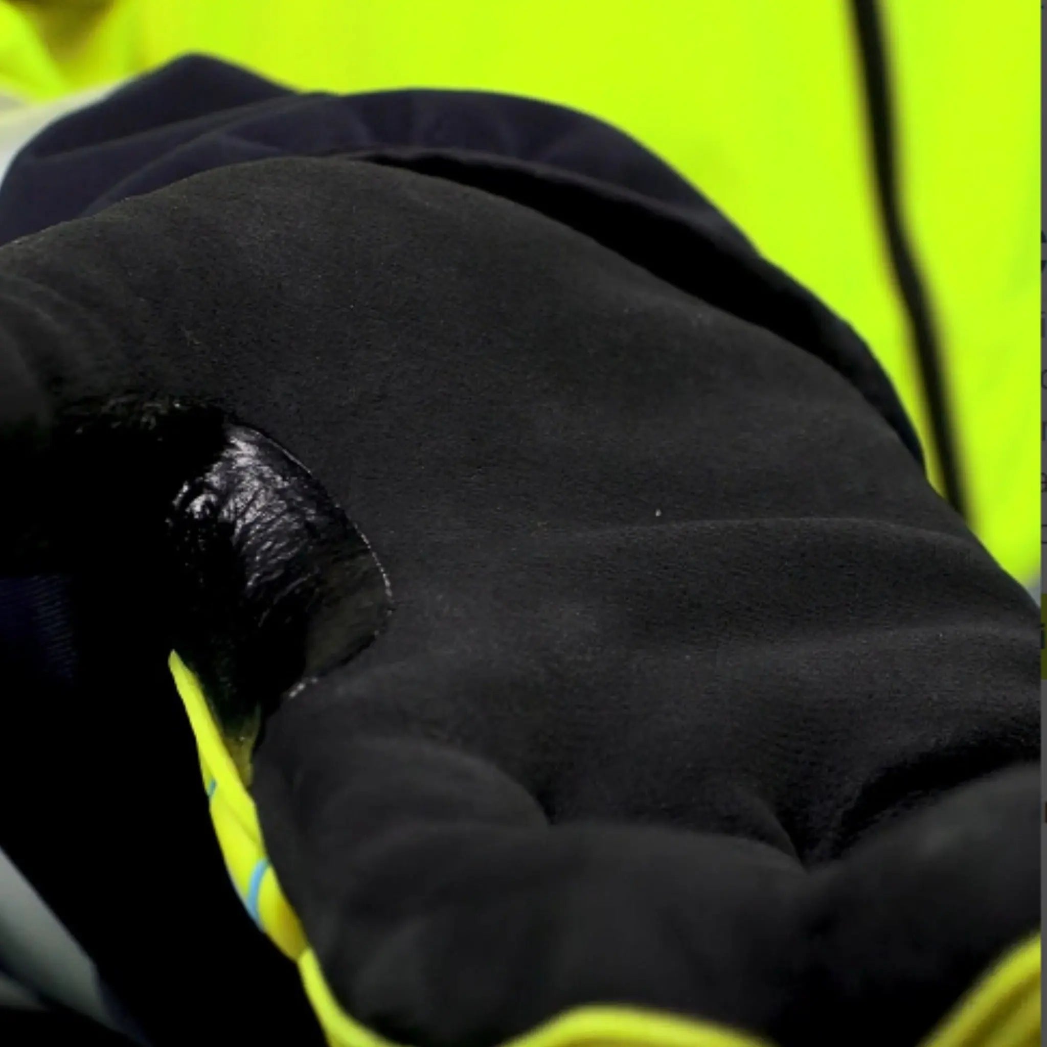 HexArmor Helix Core 3010 15-Gauge HPPE Steel Fiberglass Polyester Blend with PrimeFoam Nitrile Palm Coating Work Gloves, Palm Close-Up