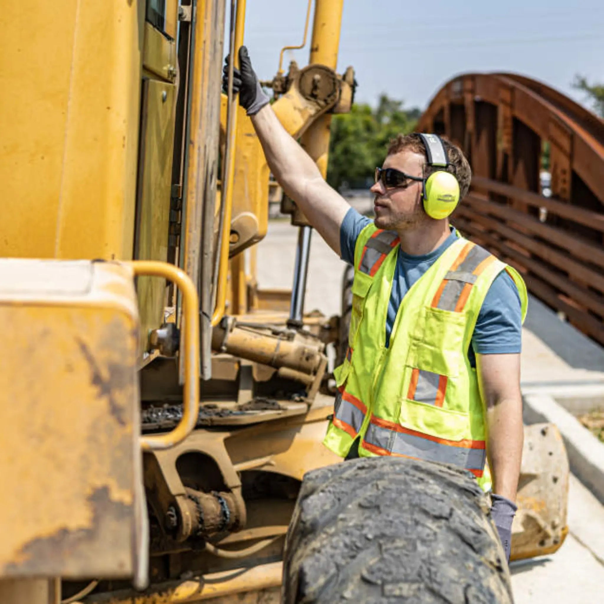 Radians SV6G Type R Class 2 Solid Front/Mesh Back Surveyor Safety Vest, Hi-Vis Green, 1 Each, In Action