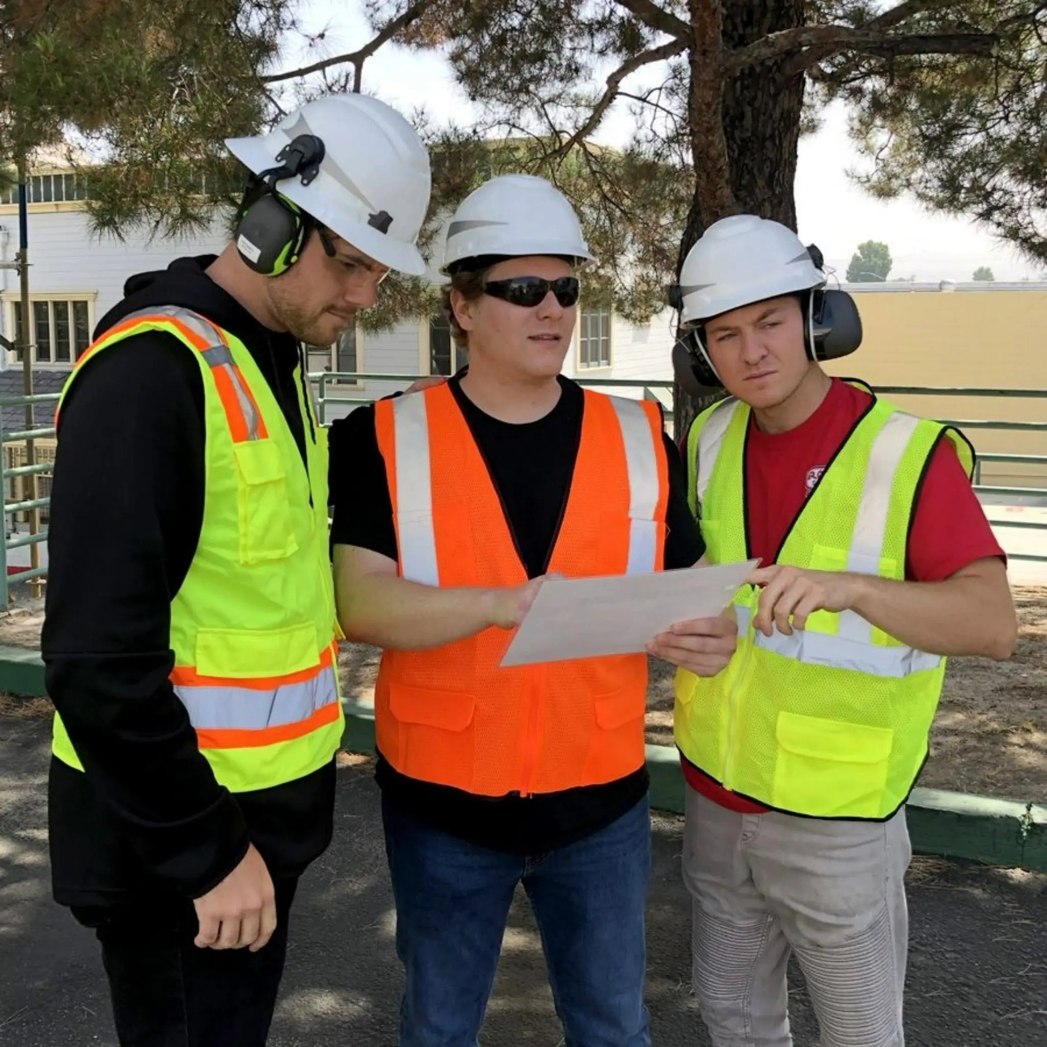 Safety Main 05EAMO Economy Vest, Class 2, All Mesh, Hi-Vis Orange, Lifestyle 2