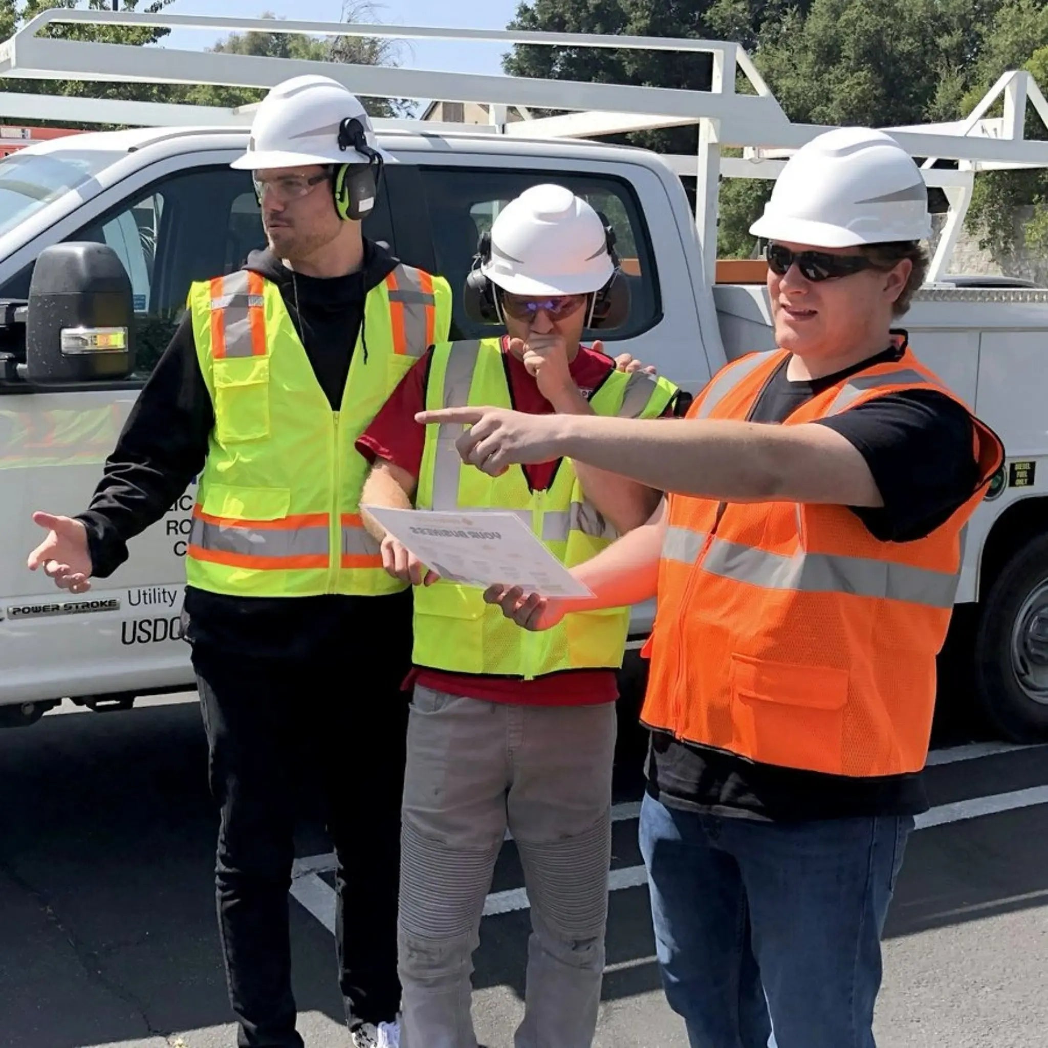 Safety Main 05EAMO Economy Vest, Class 2, All Mesh, Hi-Vis Orange, Lifestyle 4