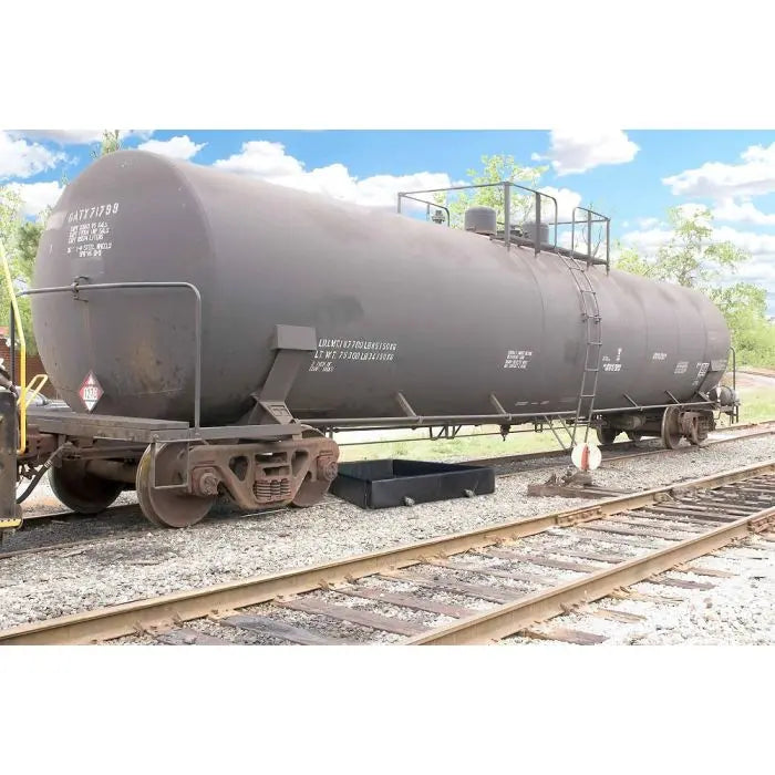 UltraTech 8726 Tanker Berm, Black, 10 x 10 Feet, 1 Each