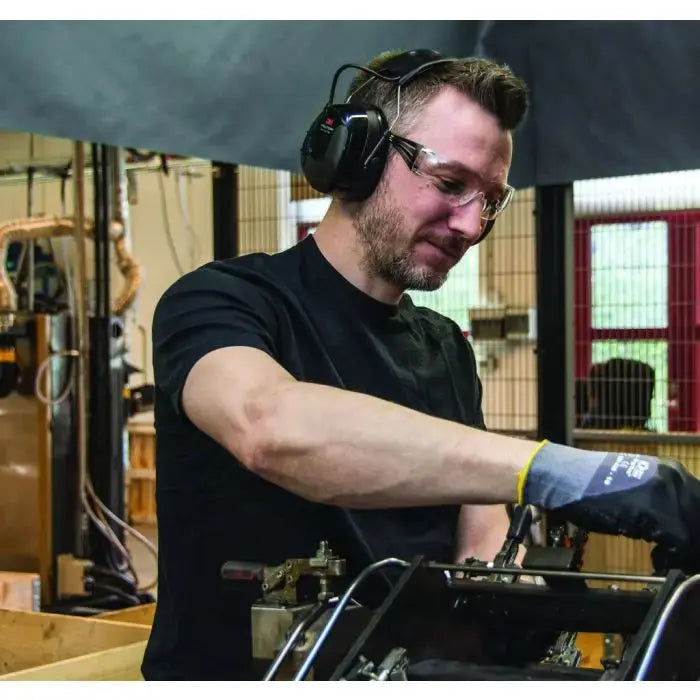 3M Peltor WorkTunes Pro AM/FM Radio Headset, HRXS221A-NA - Black ...
